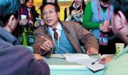 老娘舅新闻爆料记者,勇敢揭露真相的幕后英雄