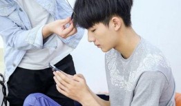 李宏毅爆料妈妈视频,揭秘明星家庭温馨瞬间